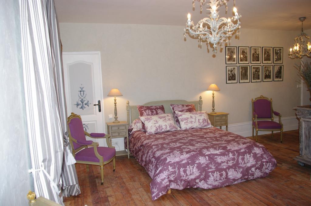 Chateau De Pommeuse Стая снимка